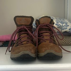 Alpine Design Hiking Boots
